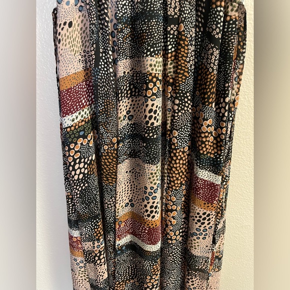 Beautiful BCBG dress. Like new. - Picture 4 of 7